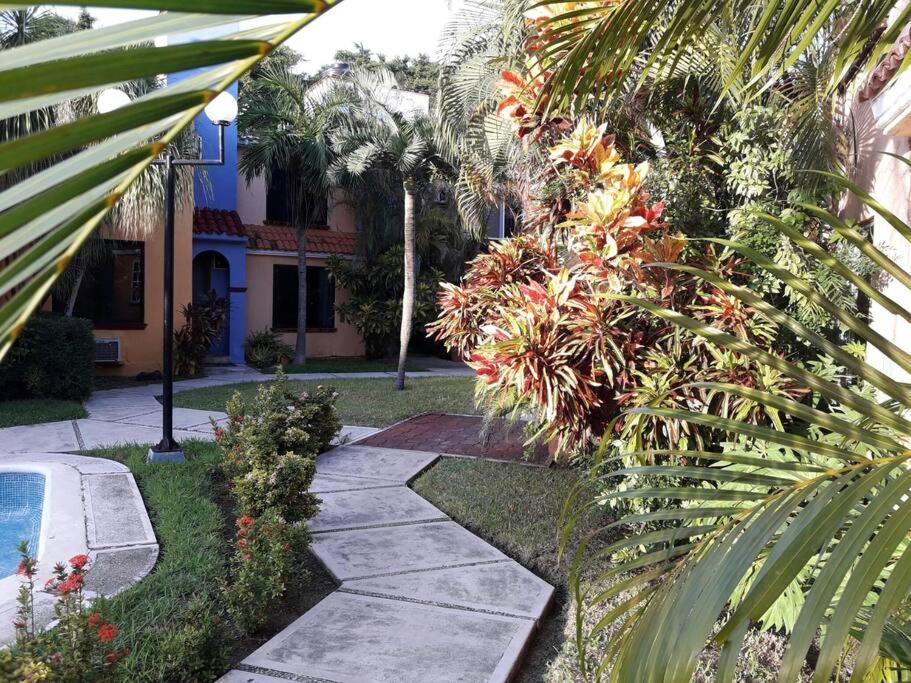 Cozy Townhouse In Great Location Apartment Cancun Exterior photo